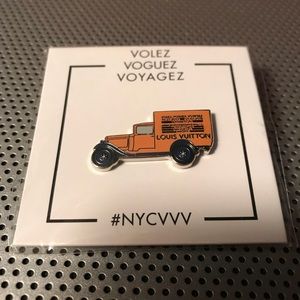 Louis Vuitton Volez Vogues Voyage NYC pin